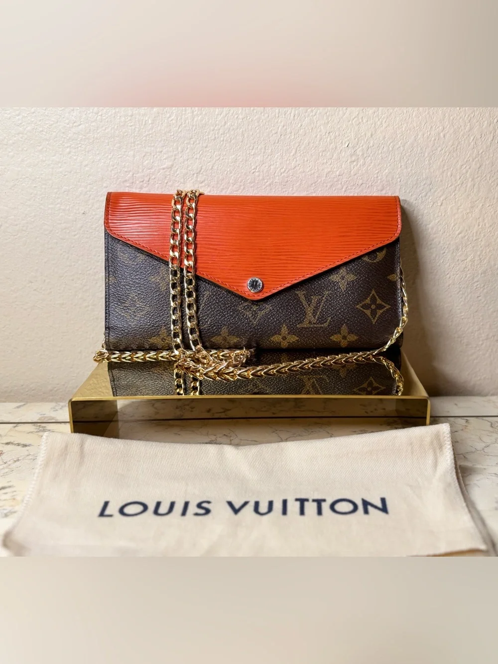 Louis Vuitton Monogram Envelope with Chain - Picture 1 of 15